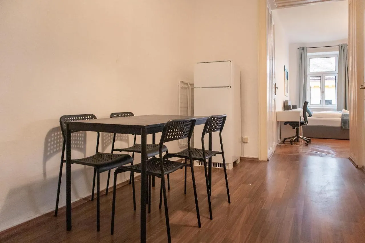 Roomy 2Br Apt. Near Akh -Perfect For Longstays Wiedeń Apartament