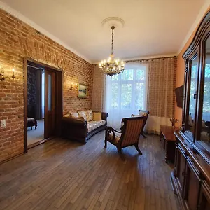  Apartament у шевальє. Ukraina